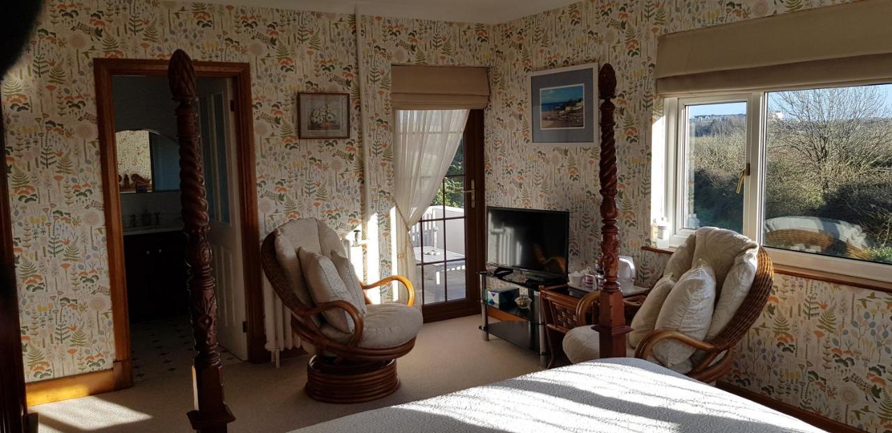 Bed and Breakfast Wychwood House à Penally Extérieur photo