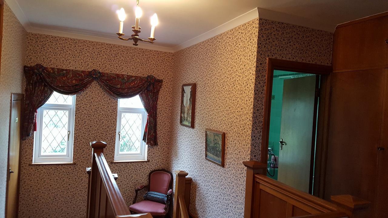 Bed and Breakfast Wychwood House à Penally Extérieur photo