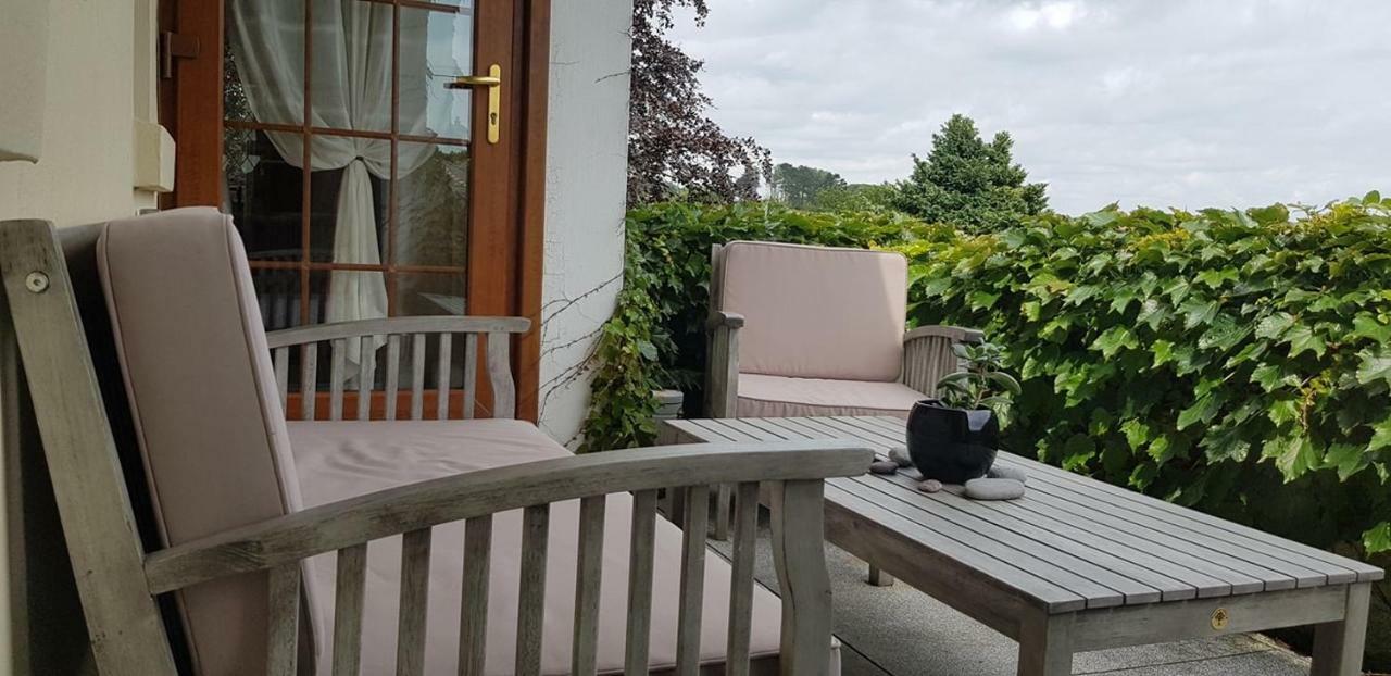 Bed and Breakfast Wychwood House à Penally Extérieur photo